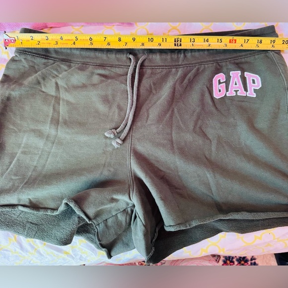 Priced for four pair: Gap sweat shorts - Picture 7 of 9